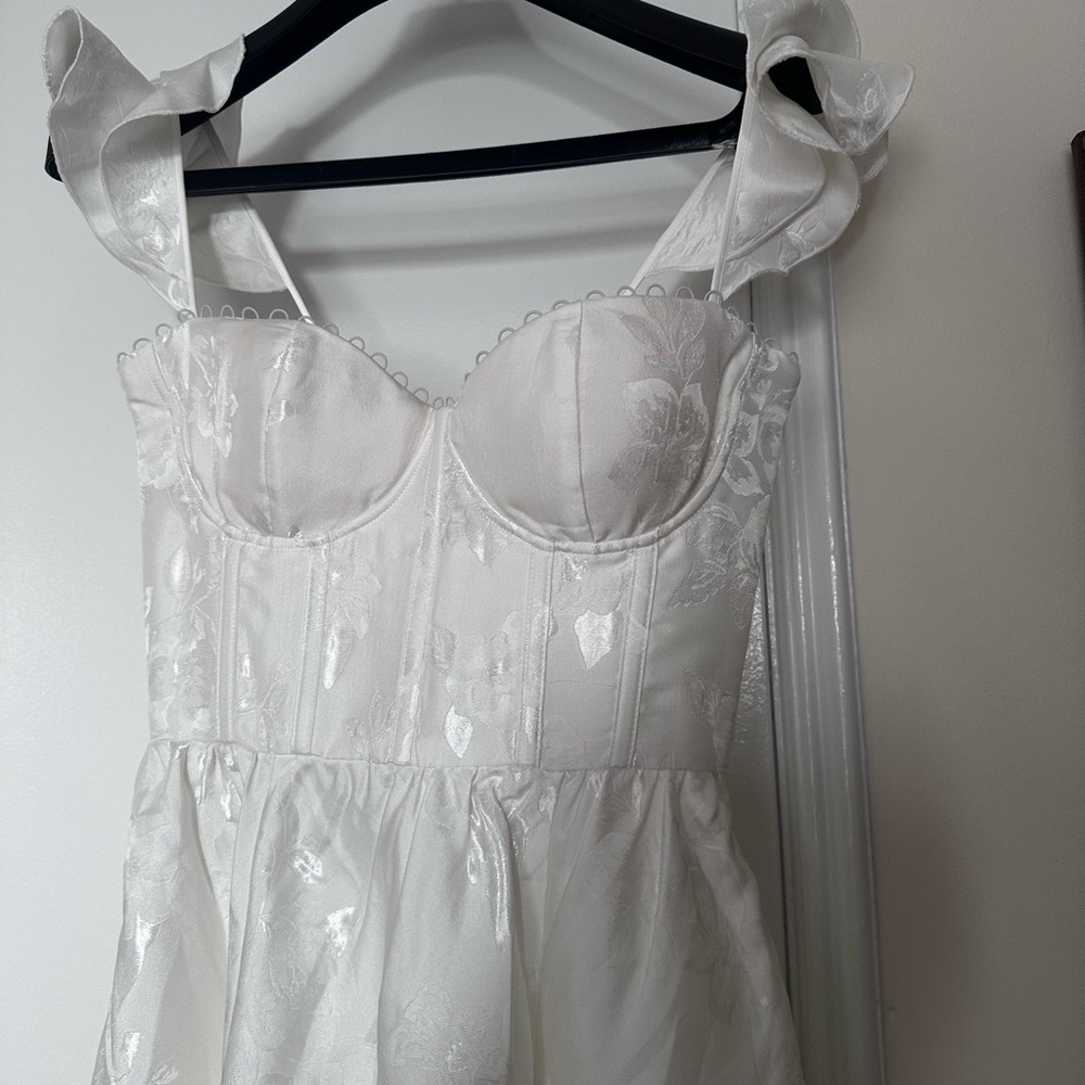 V. Chapman White Midi Dress with Ruffle Straps - Picture 4 of 7